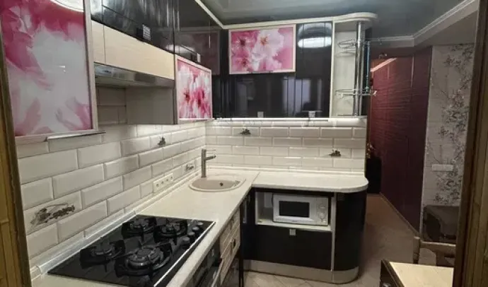1090 Однокімнатна в центрі